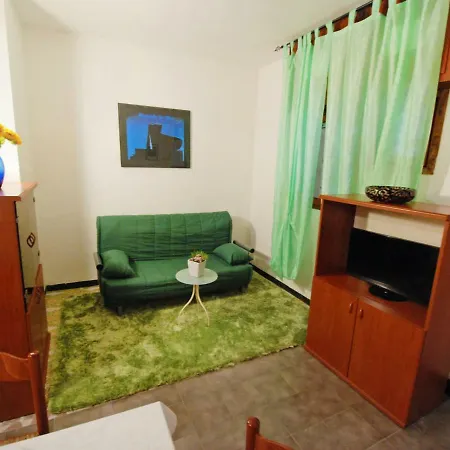 Locazione Turistica Isotta.2 Appartement *
